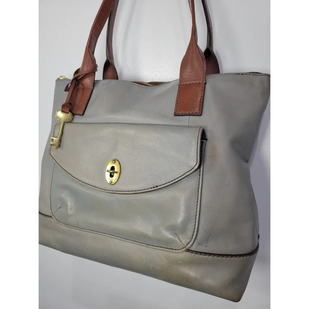 Fossil vintage shopper